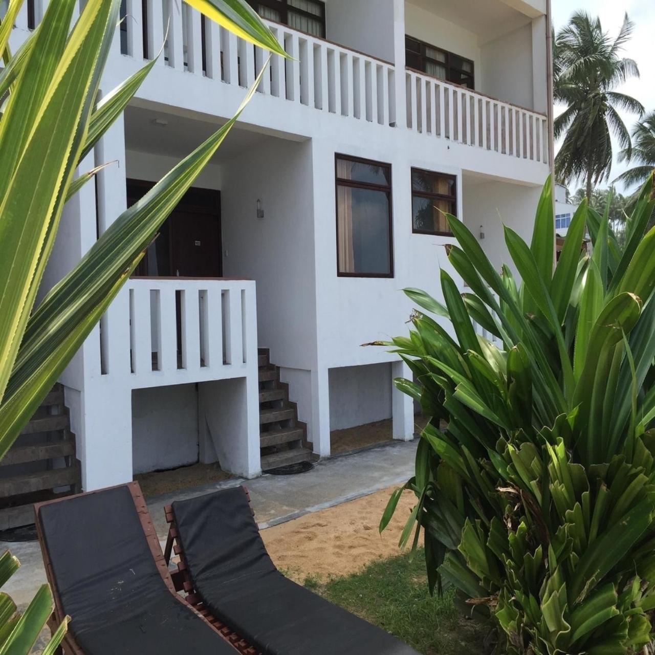 Miltons Beach Resort Unawatuna Exterior foto